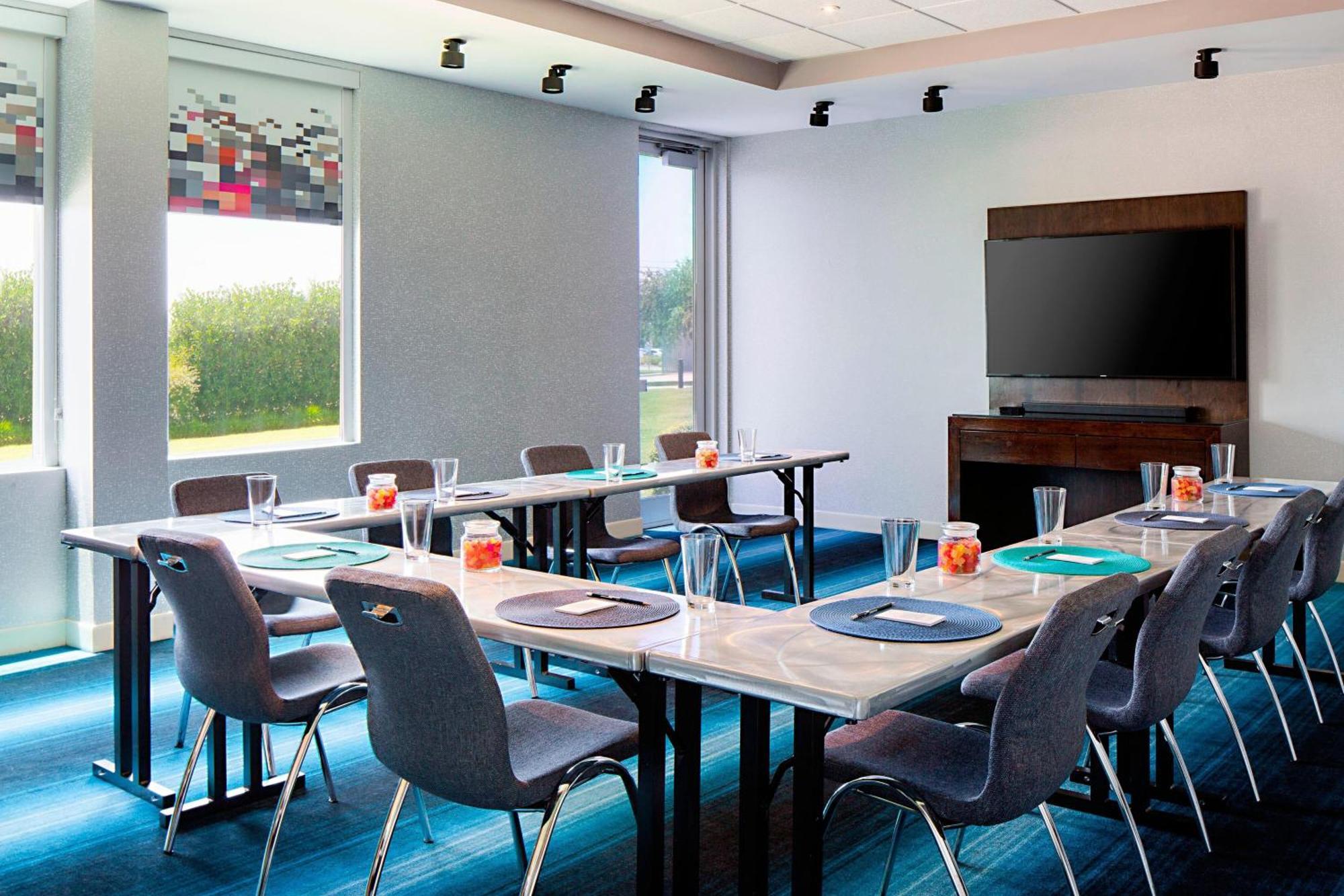 Aloft Hotel Las Colinas Ирвинг Экстерьер фото